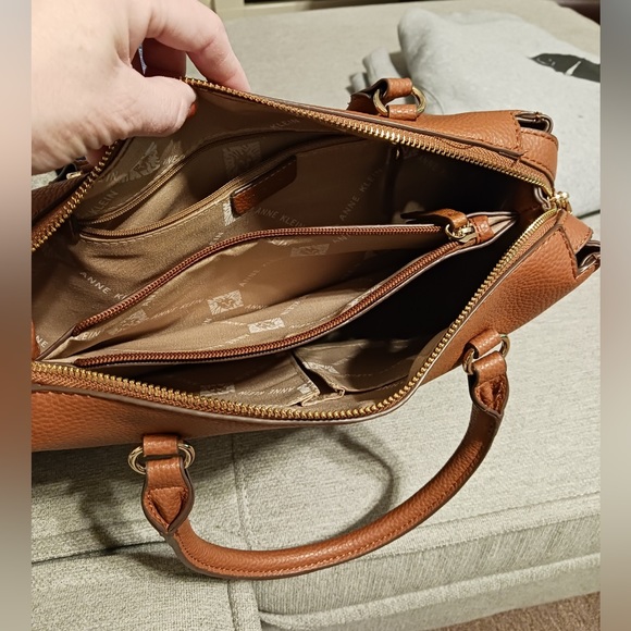 Anne Klein Handbag - Picture 2 of 4
